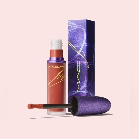 MAC x Lisa Powder Kiss Liquid Lipcolor - Sorry Not Sorry - Picture 2 of 6